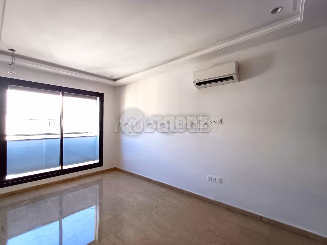 RÉSIDENCE MANANFA Studio à vendre 61 m² Gauthier Casablanca — 2