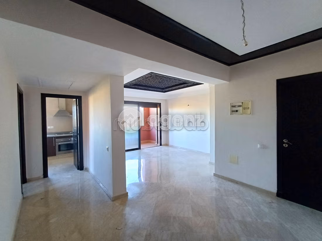 Magnífico piso en venta en Route Casablanca. Área total 104 m². Sin Ascensor, balcón