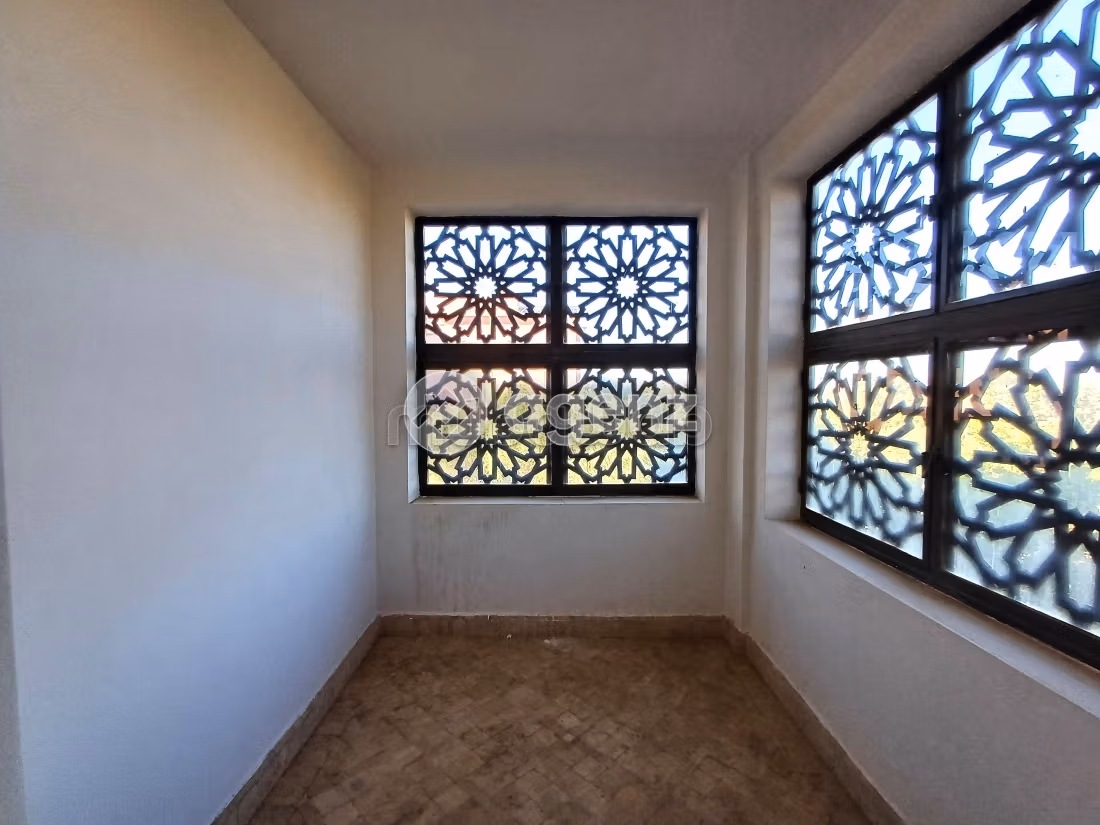 Magnífico piso en venta en Route Casablanca. Área total 104 m². Sin Ascensor, balcón