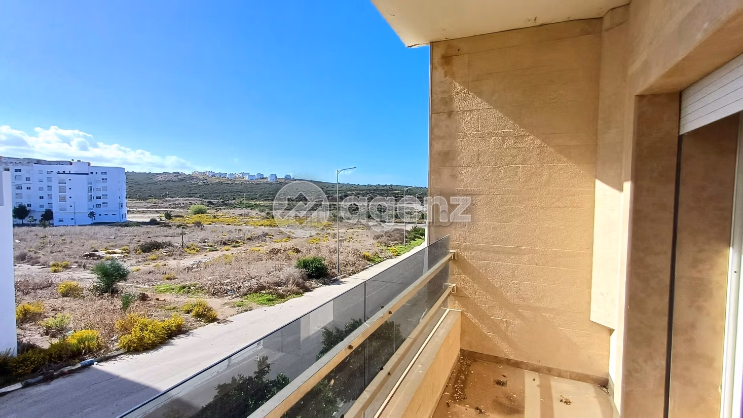 Find an apartment to buy. 5 rooms. Equipped kitchen