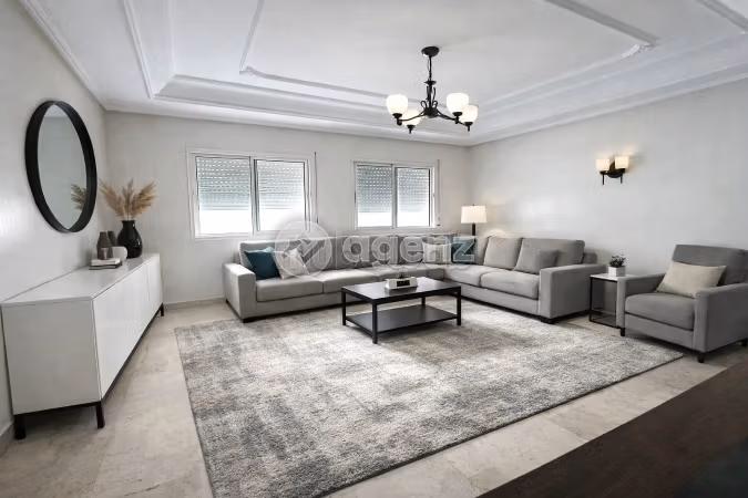 Se vende piso en Les Hôpitaux. Dimensión 133 m². Ascensor y terraza