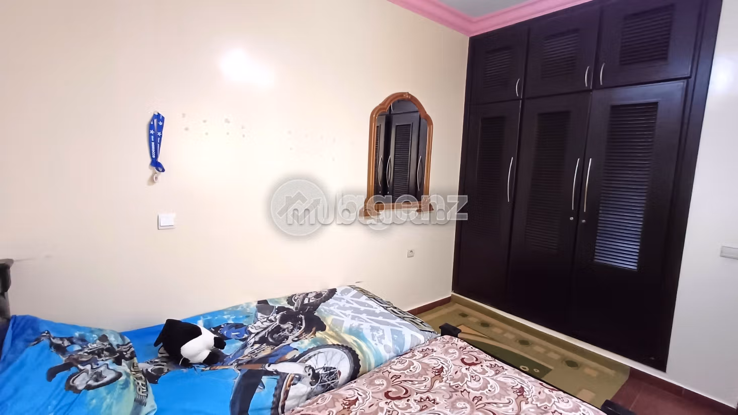 Casa in vendita. 7 camere da letto. Posto auto e terrazzo