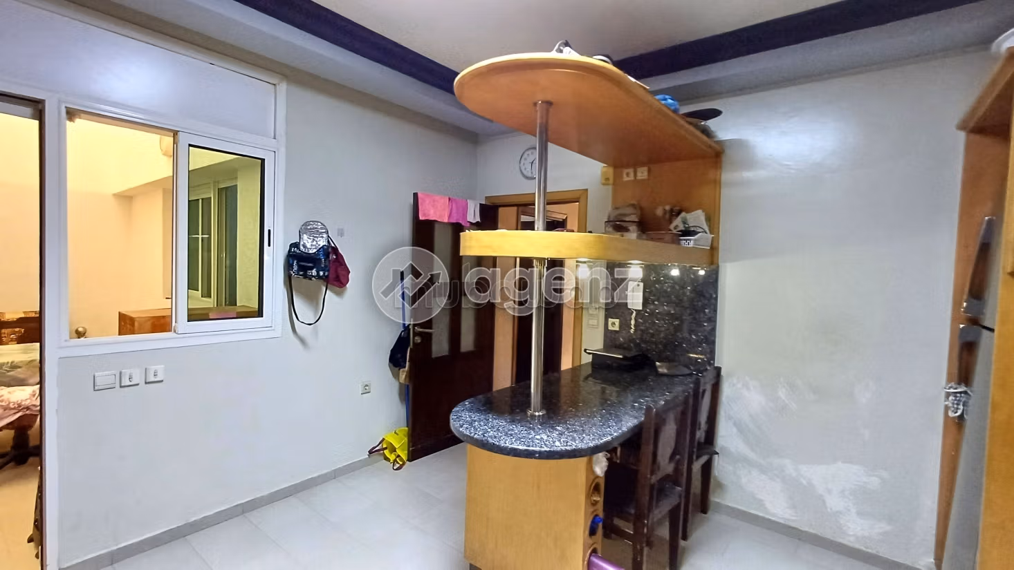 Casa in vendita. 7 camere da letto. Posto auto e terrazzo