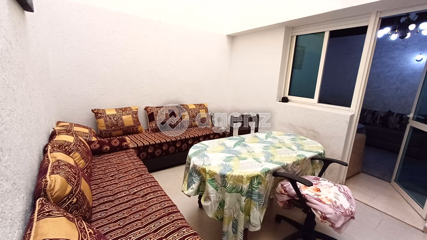 Casa in vendita. 7 camere da letto. Posto auto e terrazzo