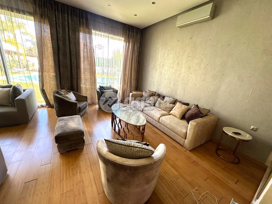 Villa à vendre 896 m², 5 chambres Rmilat Tanger