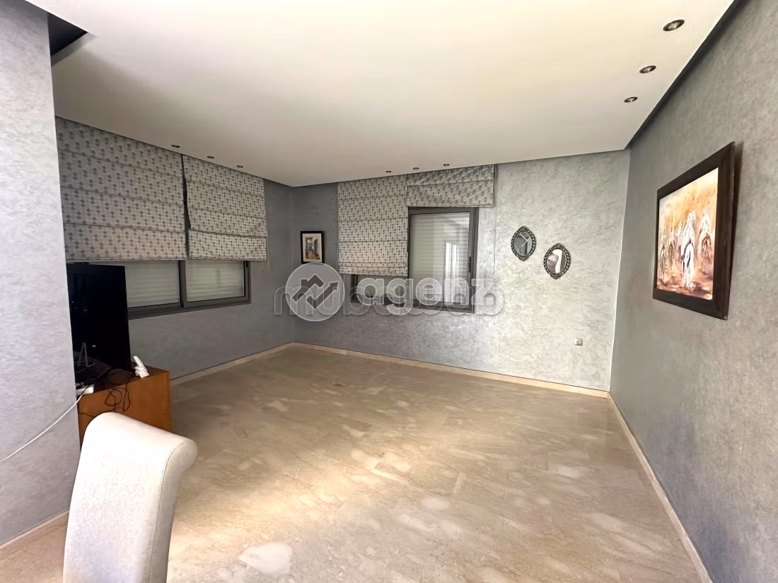 Villa à vendre 896 m², 5 chambres Rmilat Tanger