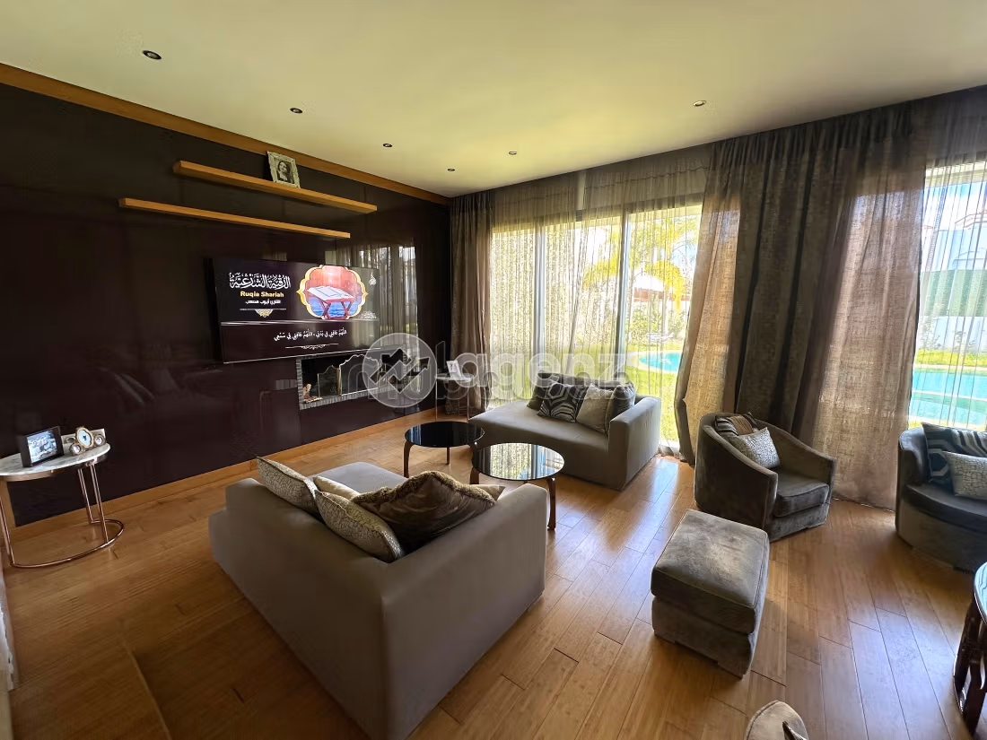 Villa à vendre 896 m², 5 chambres Rmilat Tanger