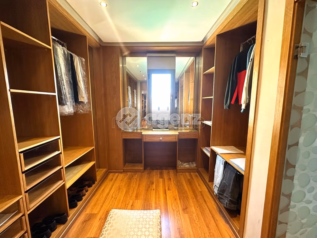 Villa à vendre 896 m², 5 chambres Rmilat Tanger
