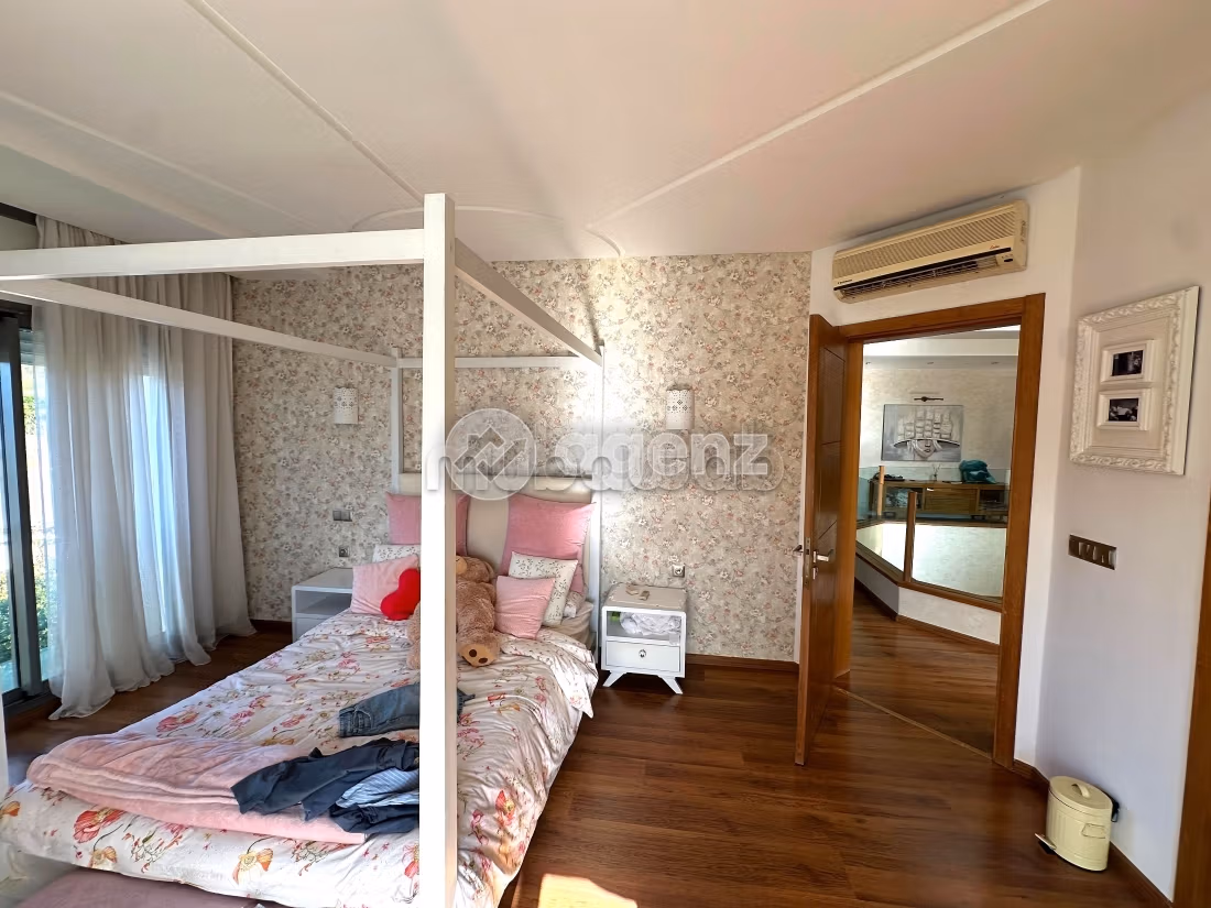 Villa à vendre 896 m², 5 chambres Rmilat Tanger