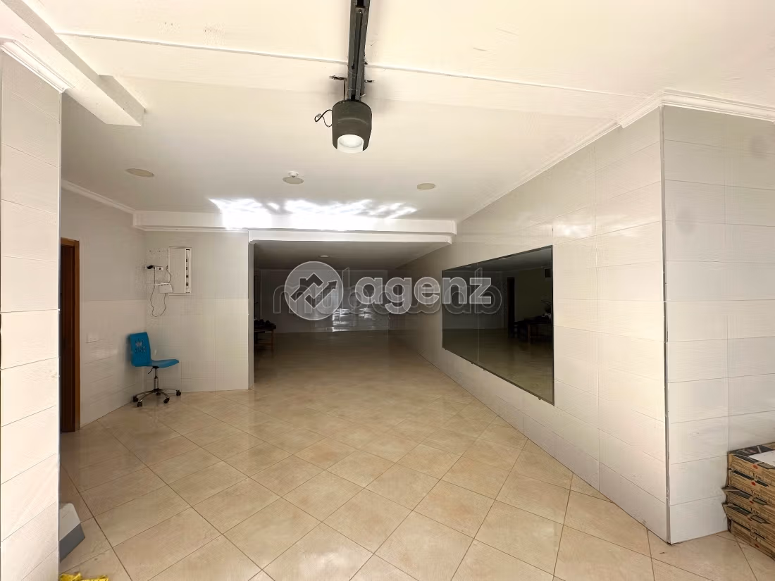 Villa à vendre 896 m², 5 chambres Rmilat Tanger