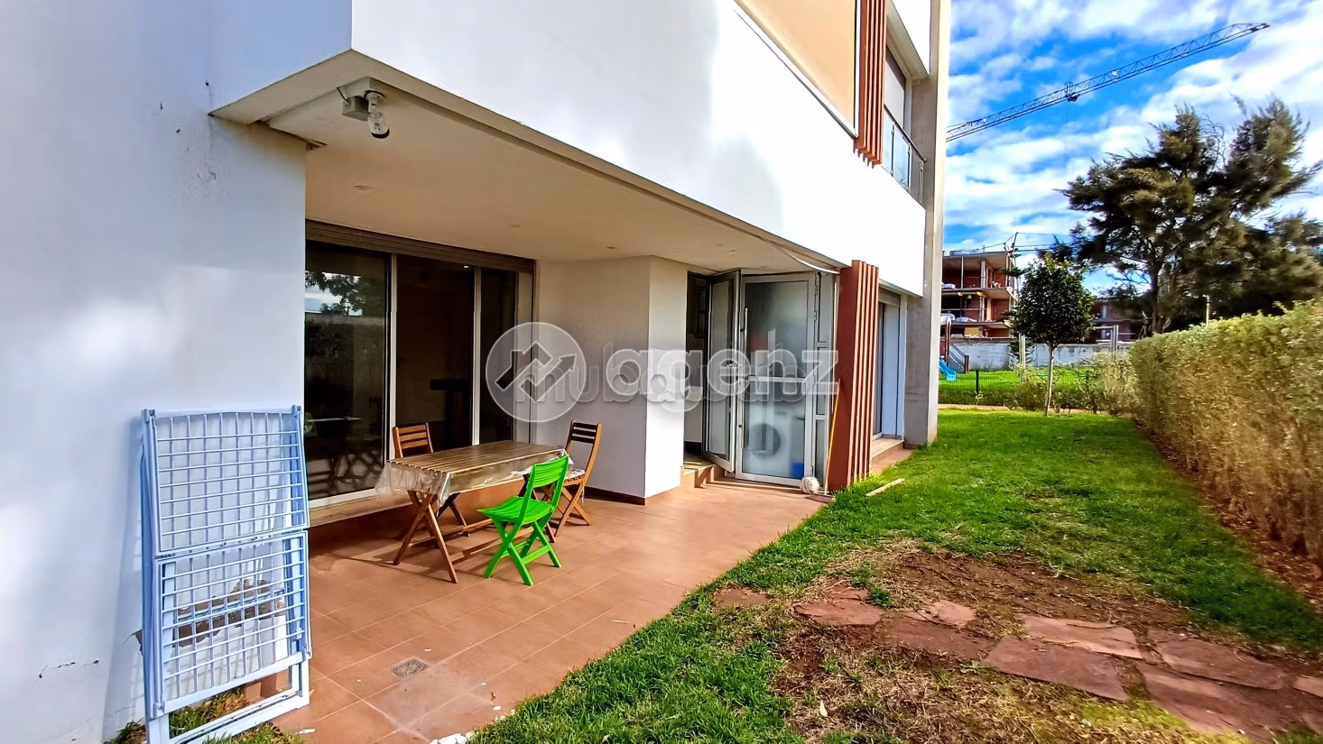 Apartment for rent. Small area 88 m². Attic