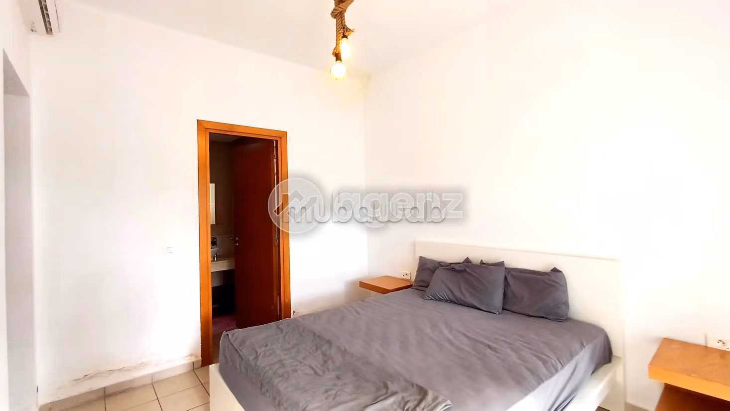 Apartment for rent. Small area 88 m². Attic