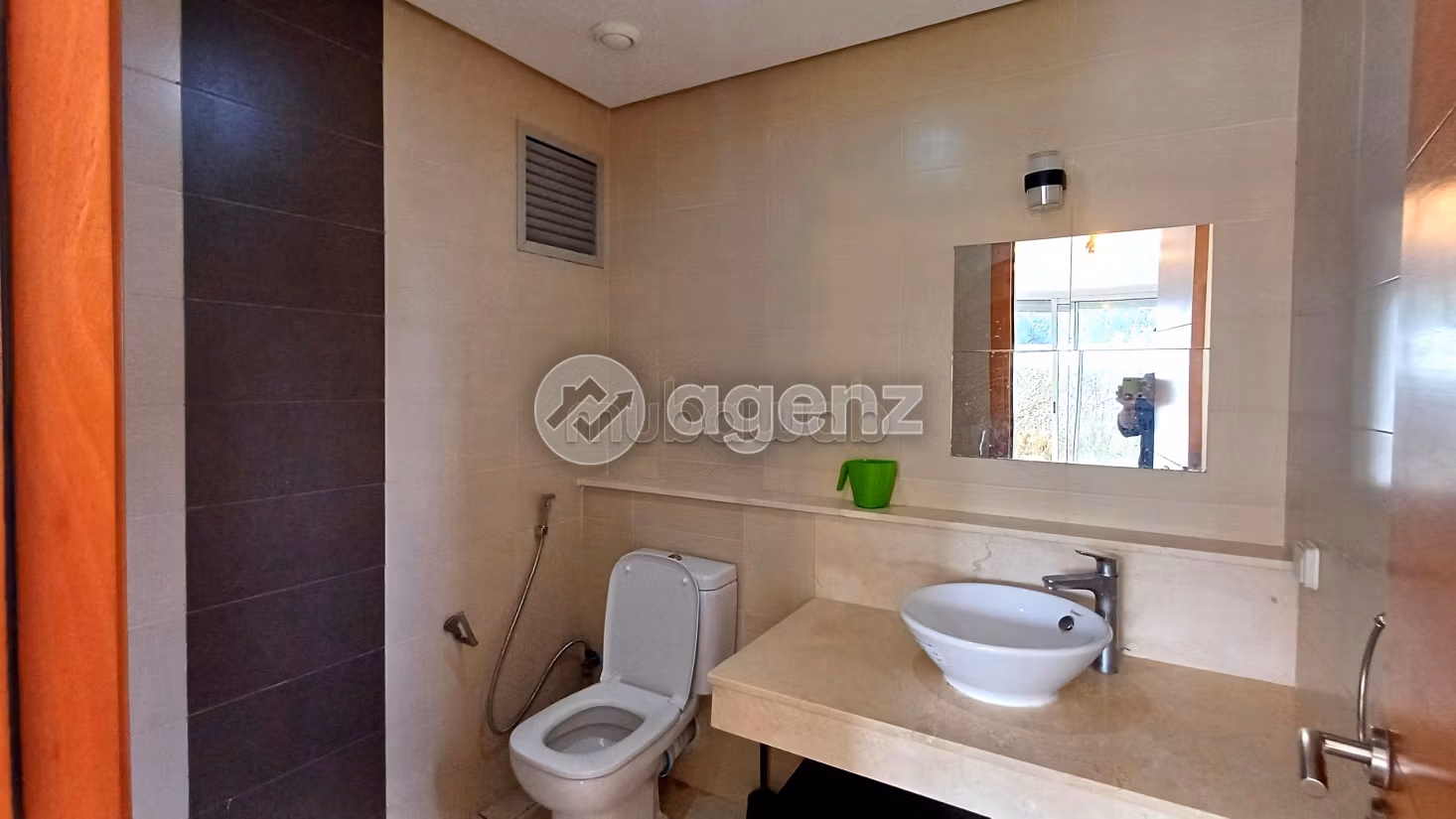 Apartment for rent. Small area 88 m². Attic