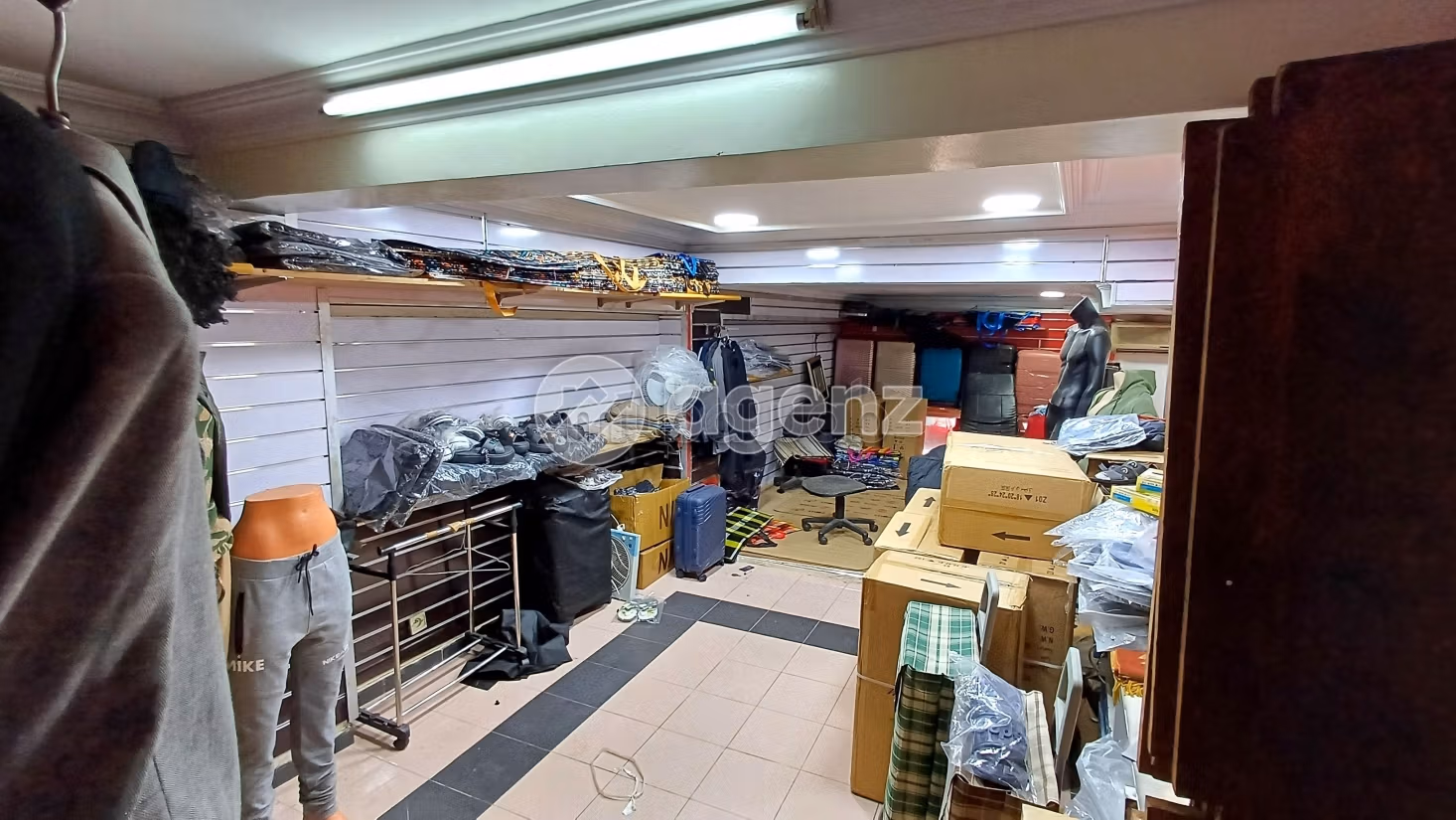 Offices & shops for sale in Maârif. Small area 66 m²