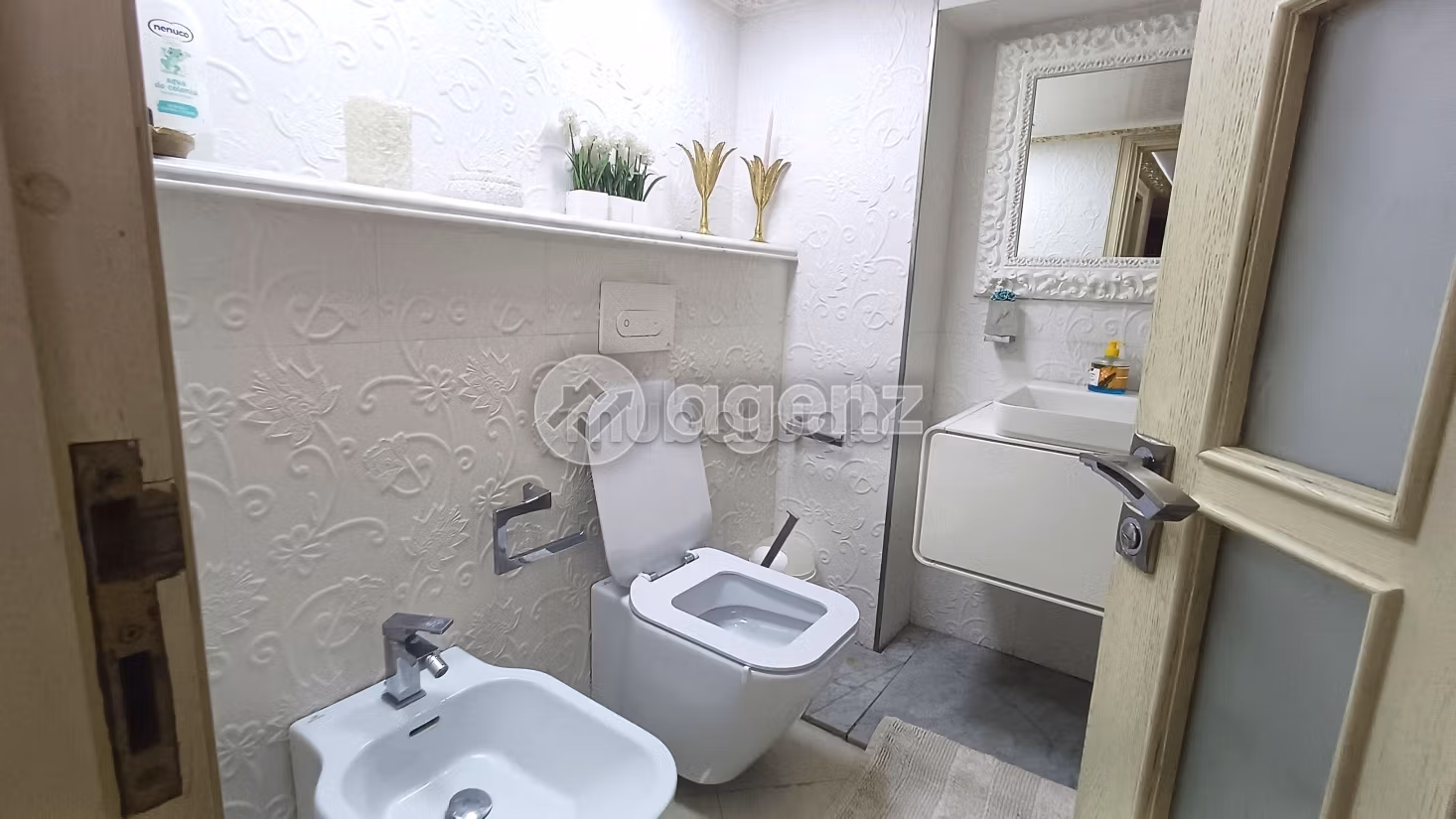 Fabulous house for sale in Californie. 5 rooms. Carpark, Balcony