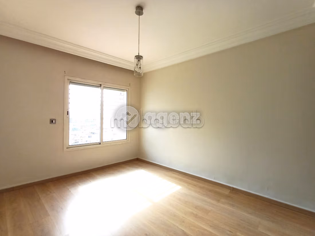 Appartamento da acquistare a Palmier. Superficie 173 m². Posto auto e ascensore