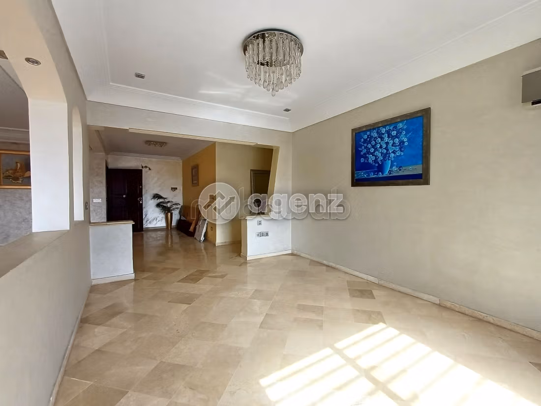 Appartamento da acquistare a Palmier. Superficie 173 m². Posto auto e ascensore