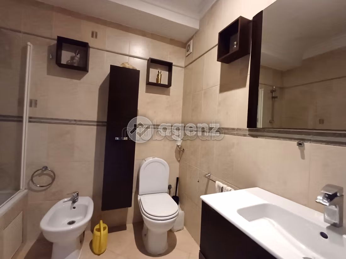 Appartamento da acquistare a Palmier. Superficie 173 m². Posto auto e ascensore