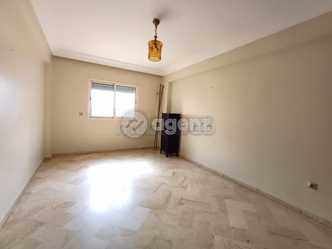 Appartamento da acquistare a Palmier. Superficie 173 m². Posto auto e ascensore