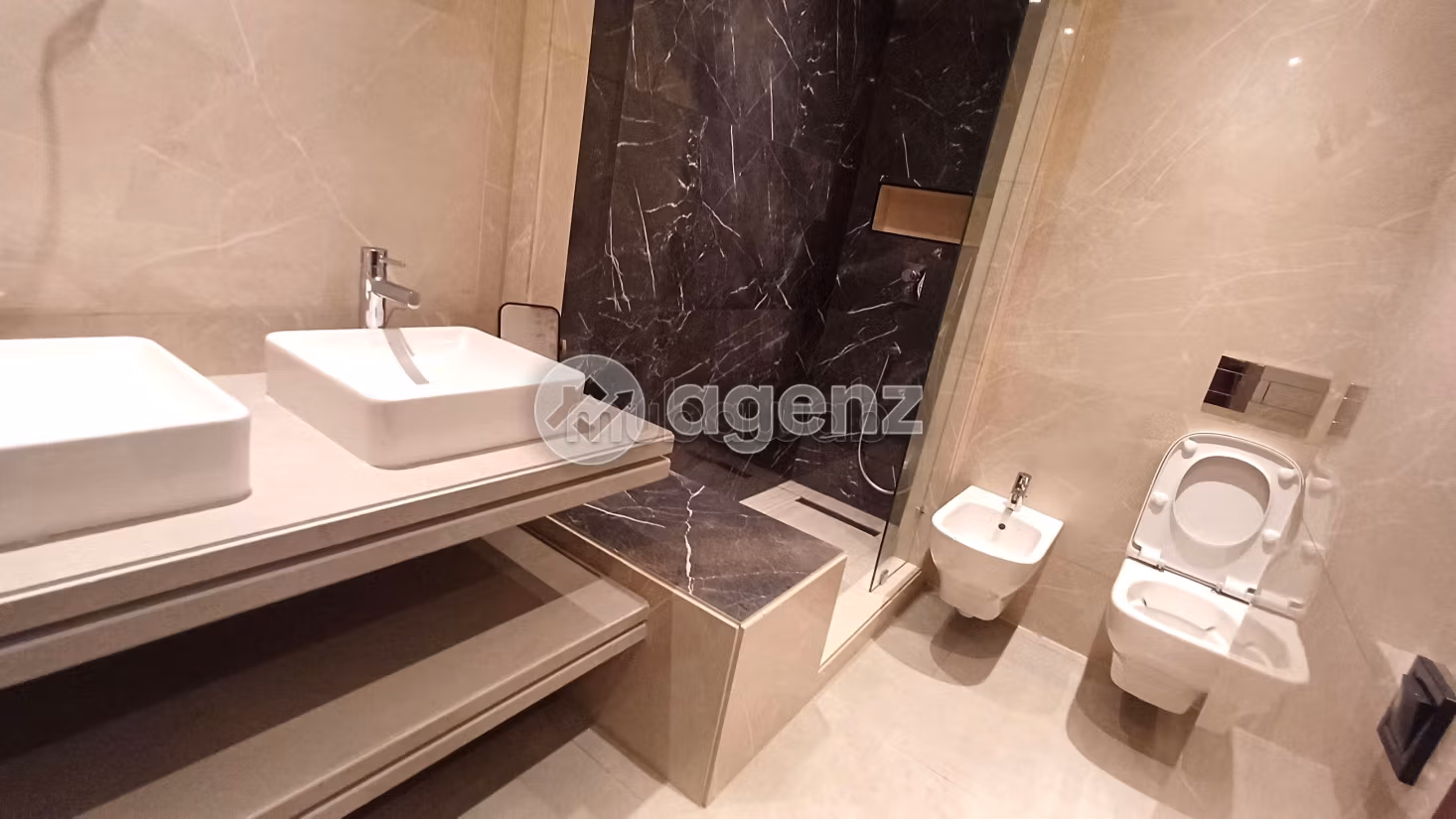 Sale of a lovely apartment. Area of 170 m². Lift and parking spaces