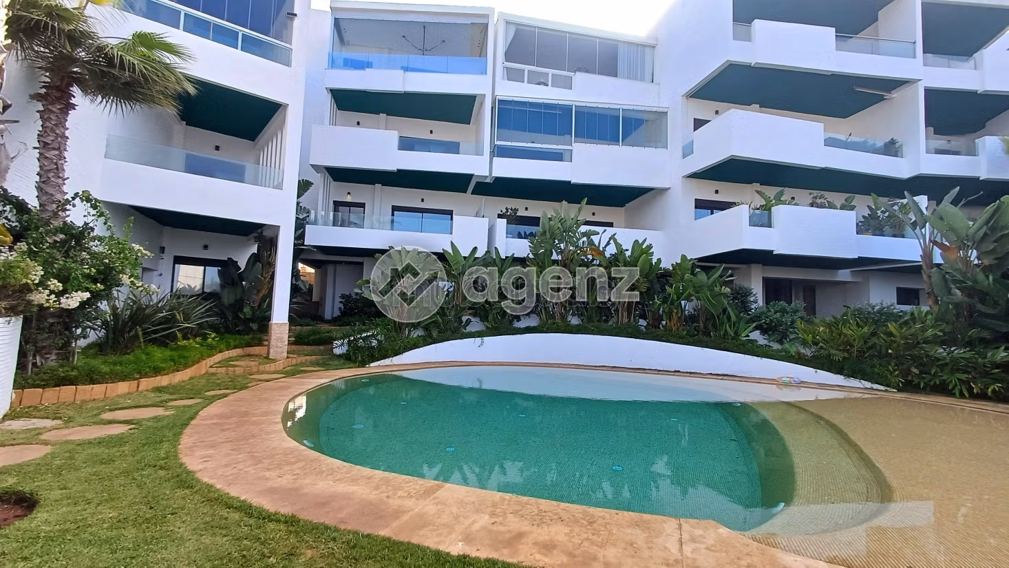 Sale of a lovely apartment. Area of 170 m². Lift and parking spaces