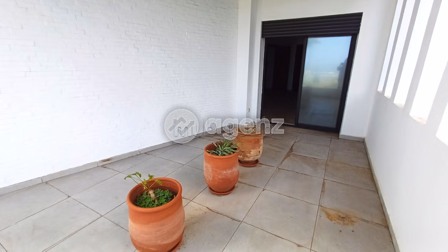 Beautiful apartment for sale. Small area 216 m². With Lift, Carpark