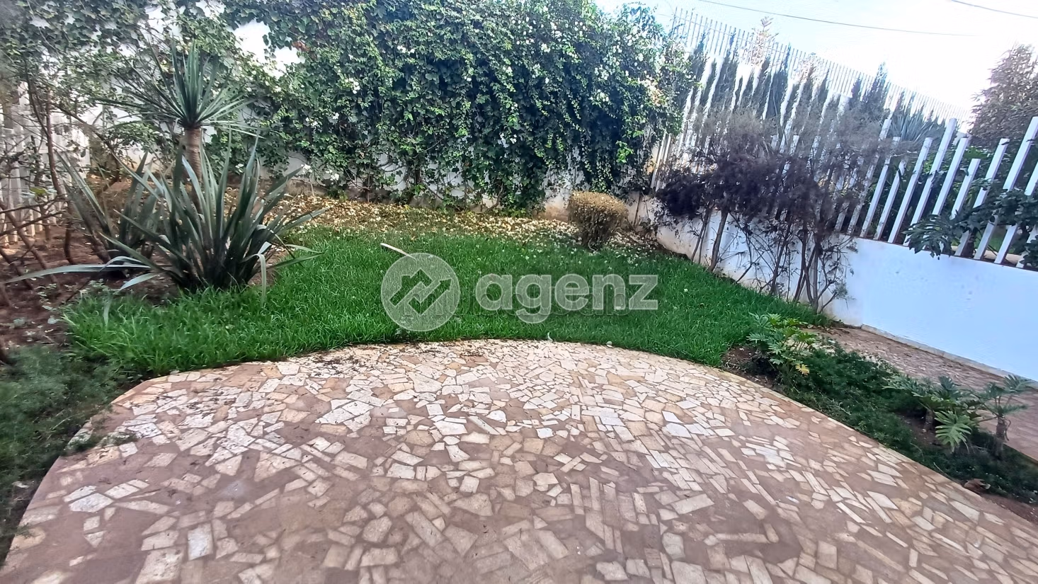 Beautiful apartment for sale. Small area 216 m². With Lift, Carpark