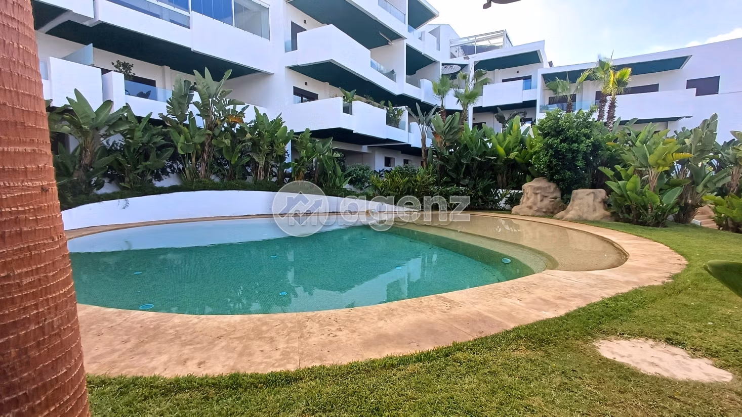 Beautiful apartment for sale. Small area 216 m². With Lift, Carpark