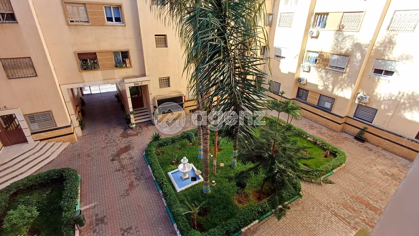 Apartment for sale. 2 rooms. Well equipped kitchen