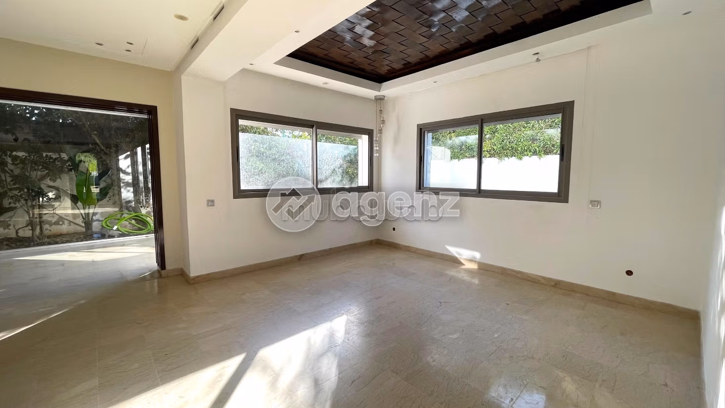 Maestosa residenza di lusso in vendita. 3 camere da letto. Posto auto e giardino