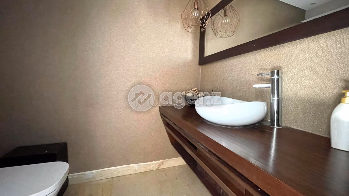 Maestosa residenza di lusso in vendita. 3 camere da letto. Posto auto e giardino
