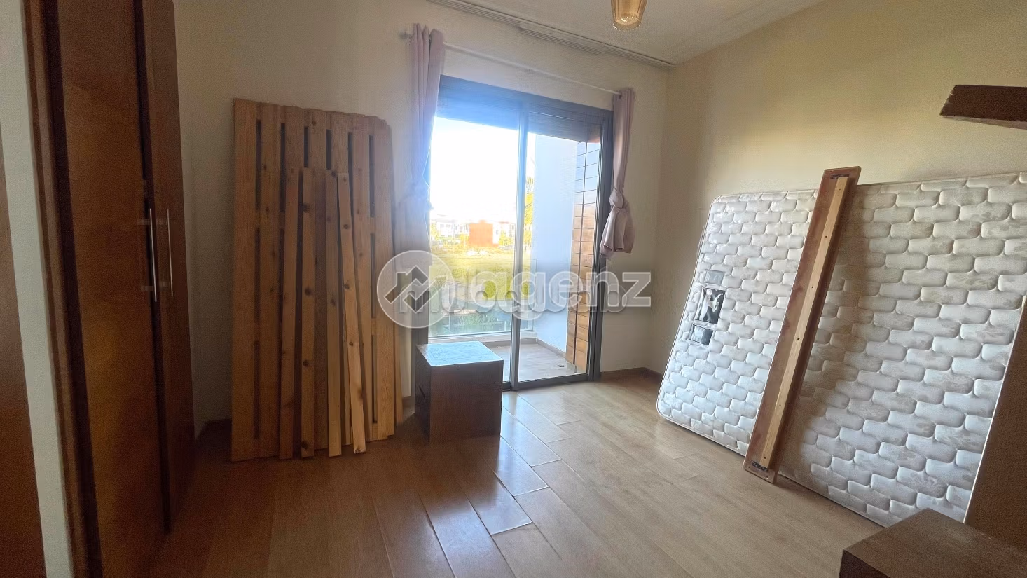 Maestosa residenza di lusso in vendita. 3 camere da letto. Posto auto e giardino