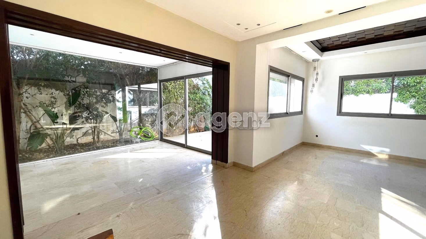 Maestosa residenza di lusso in vendita. 3 camere da letto. Posto auto e giardino
