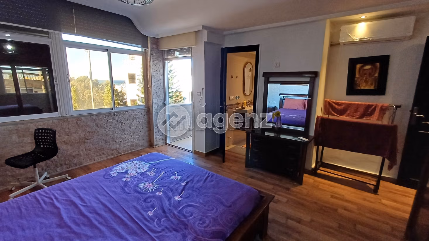 فيلا جميلة للبيع ب طنجة البالية. 5 غرف. مفروشة