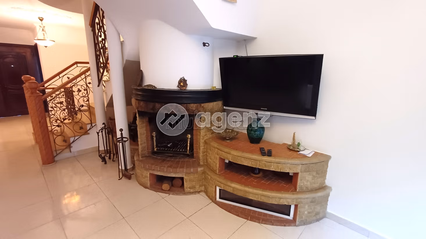 فيلا جميلة للبيع ب طنجة البالية. 5 غرف. مفروشة