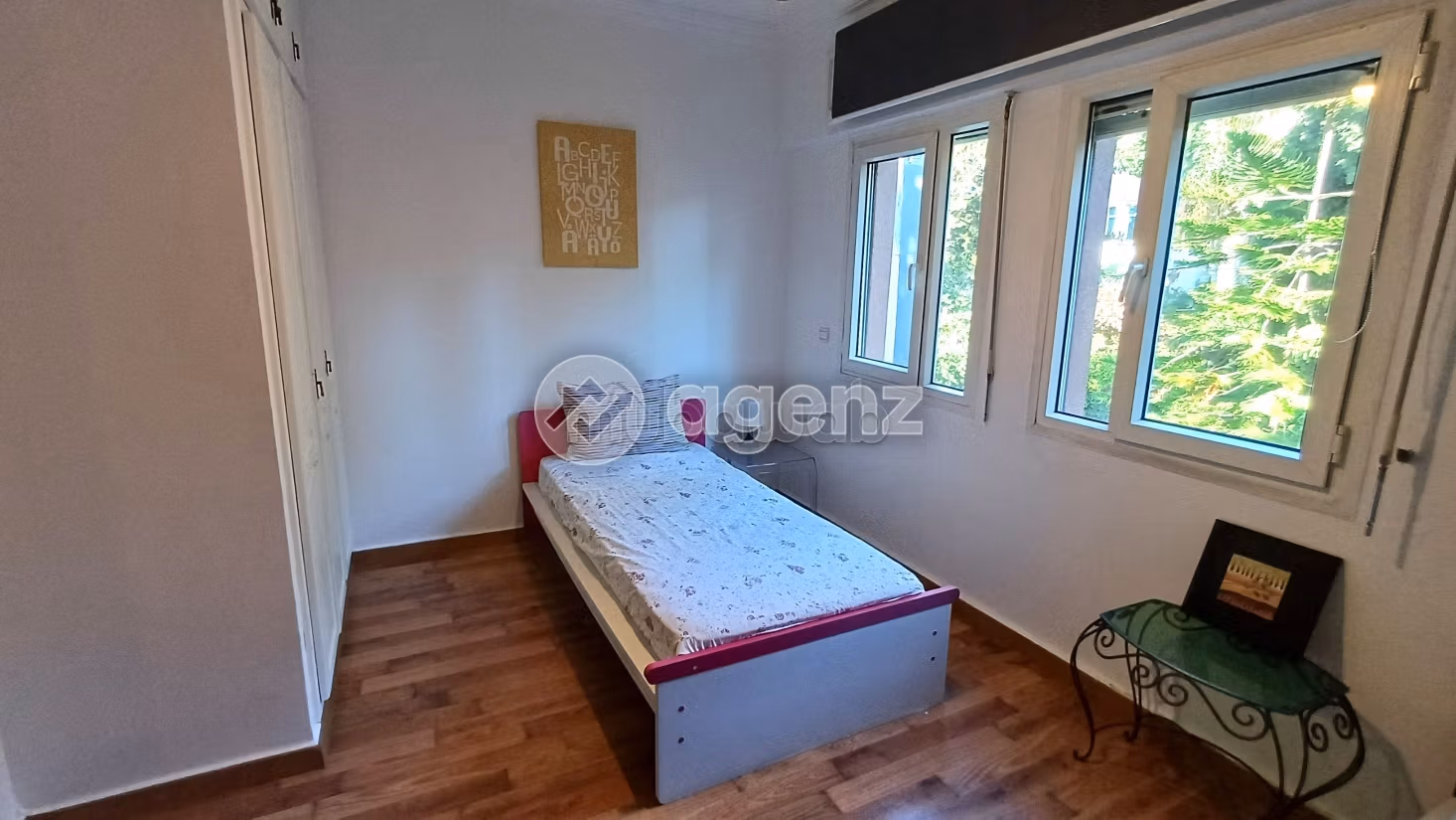 فيلا جميلة للبيع ب طنجة البالية. 5 غرف. مفروشة