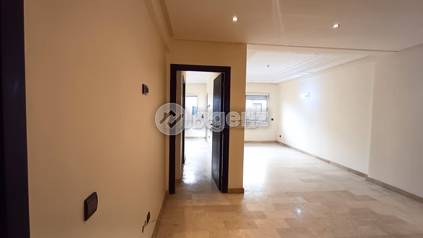 Appartamento in affitto a Les Hôpitaux. Superficie di 122 m². Posto auto e ascensore
