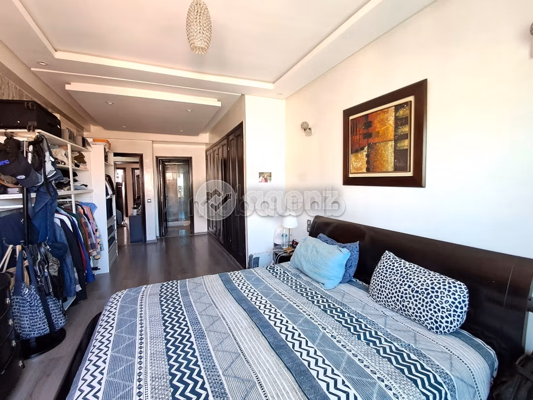 Vendita appartamento a Les princesses. Superficie di 118 m². Posto auto e ascensore
