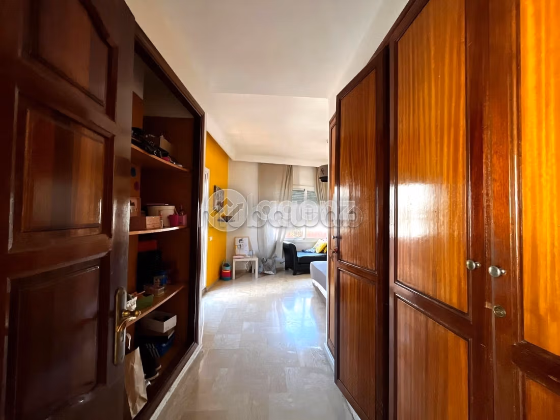Appartamento in vendita a Maârif Extension. Superficie totale 362 m². Ascensore e posto auto