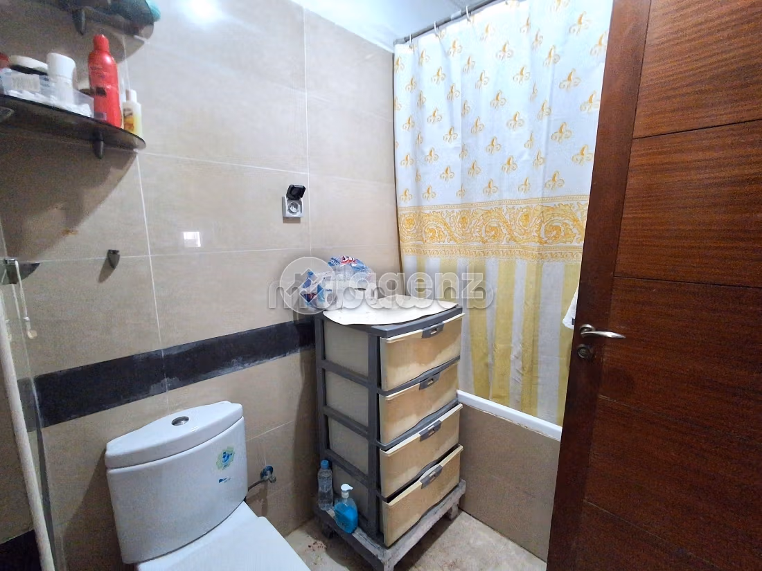 Sale of a lovely apartment in Mers Sultan. 3 lovely rooms. Lift and garage