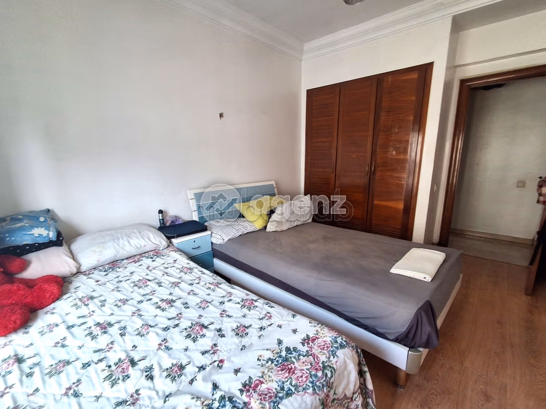 Sale of a lovely apartment in Mers Sultan. 3 lovely rooms. Lift and garage