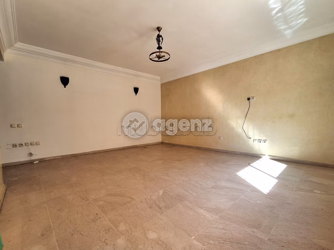 Splendido appartamento da acquistare a La Gironde. 3 camere. Ascensore e posto auto