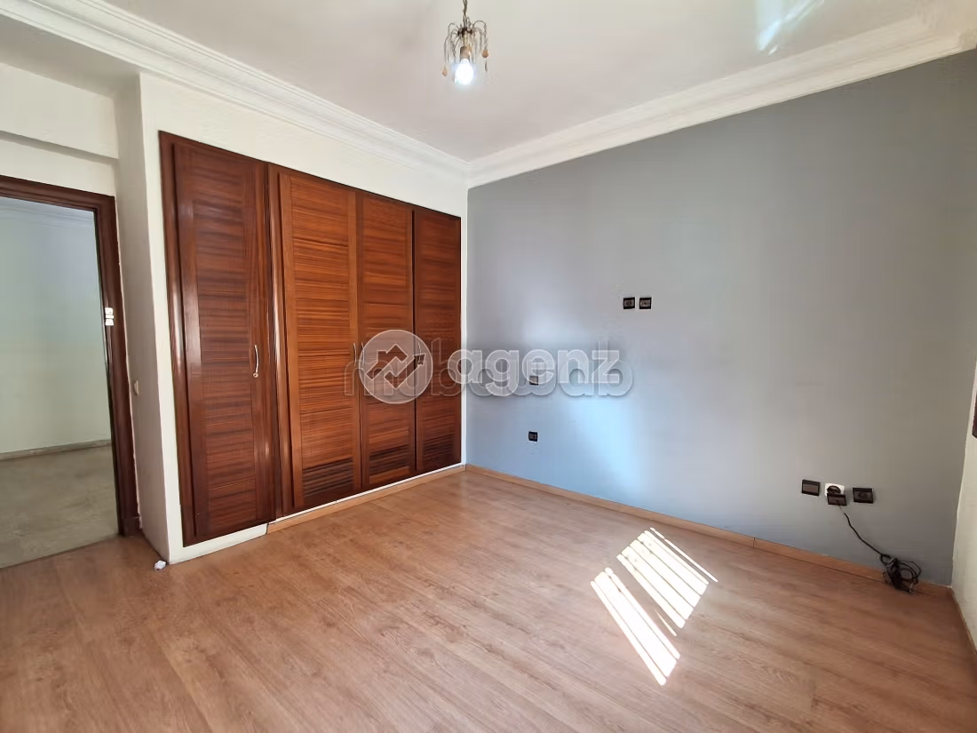 Splendido appartamento da acquistare a La Gironde. 3 camere. Ascensore e posto auto
