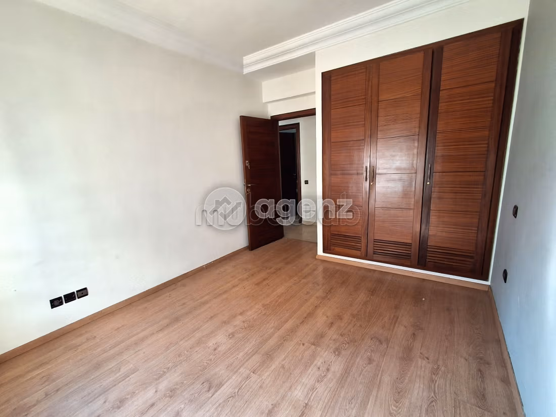 Splendido appartamento da acquistare a La Gironde. 3 camere. Ascensore e posto auto