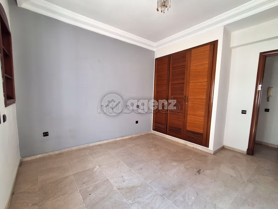 Splendido appartamento da acquistare a La Gironde. 3 camere. Ascensore e posto auto