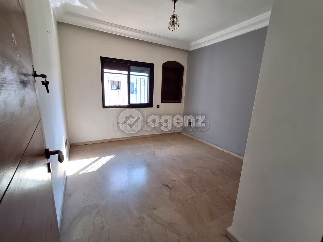 Splendido appartamento da acquistare a La Gironde. 3 camere. Ascensore e posto auto