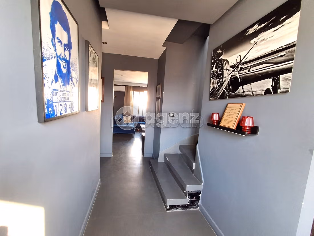 Oficinas en alquiler en Palmier. Superficie de 138 m². Sin Ascensor, balcón