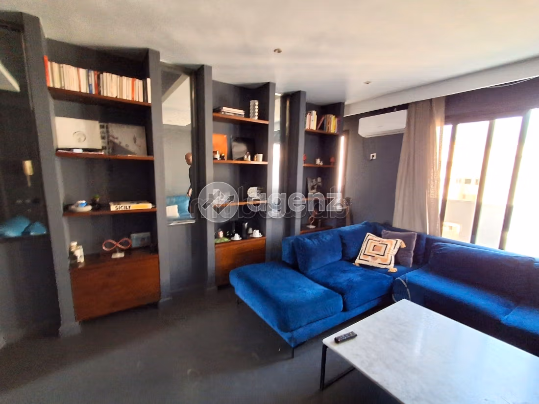 Oficinas en alquiler en Palmier. Superficie de 138 m². Sin Ascensor, balcón