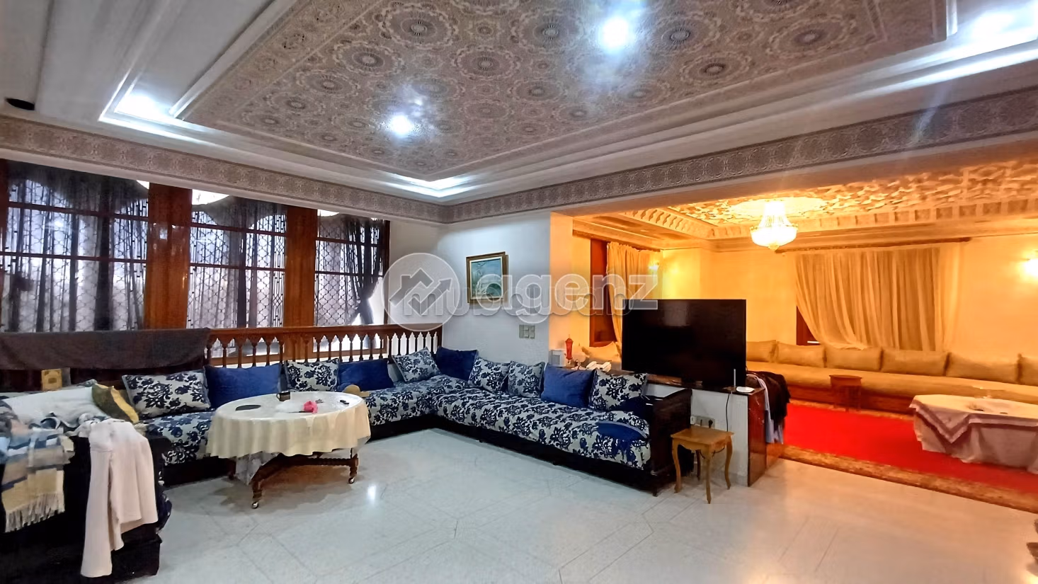 Residenza di lusso in vendita a Hay Badr. 4 camere da letto. Splendido giardino e comodo posto auto