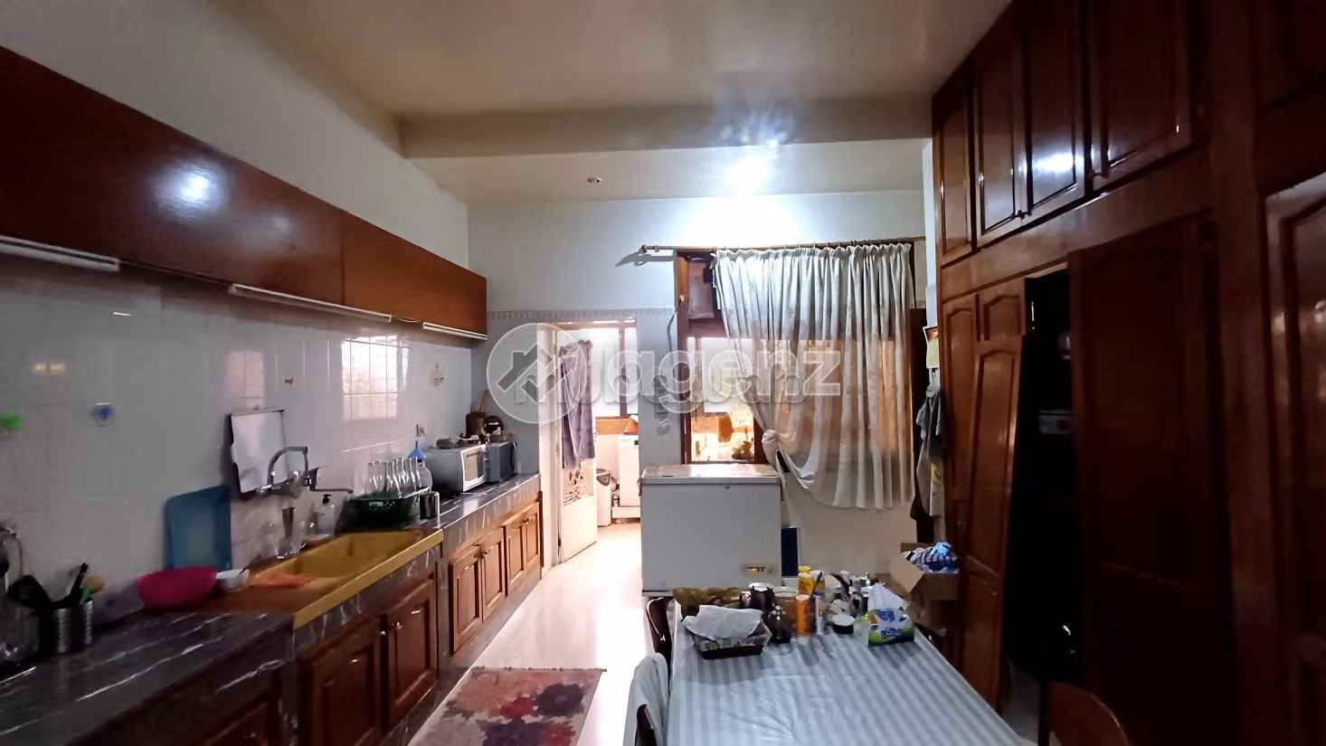 Residenza di lusso in vendita a Hay Badr. 4 camere da letto. Splendido giardino e comodo posto auto